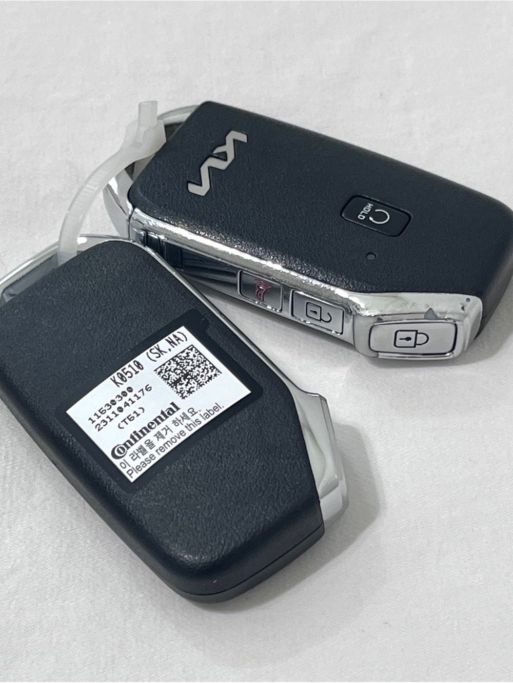 Set of 2 OEM Kia Smart Proximity Key Fobs (K8510) - Like New - Picture 2 of 2